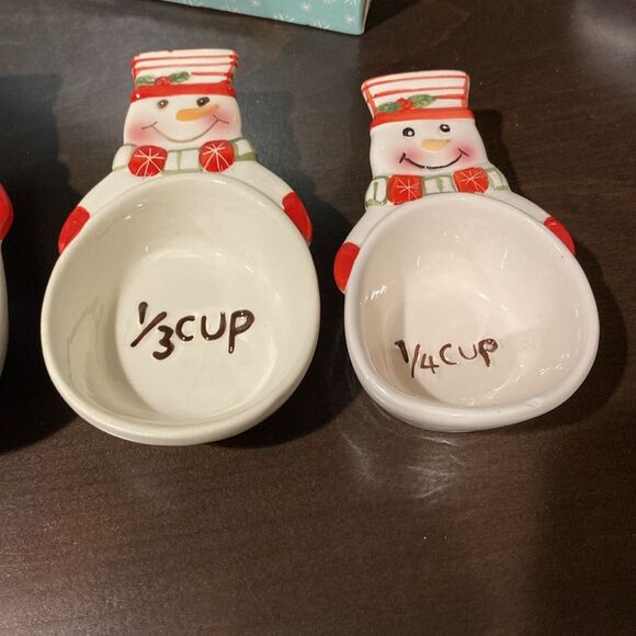 Nesting Snowmen Ceramic Christmas Measuring Cup Set - Picture 6 of 8